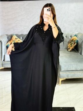 Moroccan Elegant Black Embellished V-Neck Women's Wedding Dress